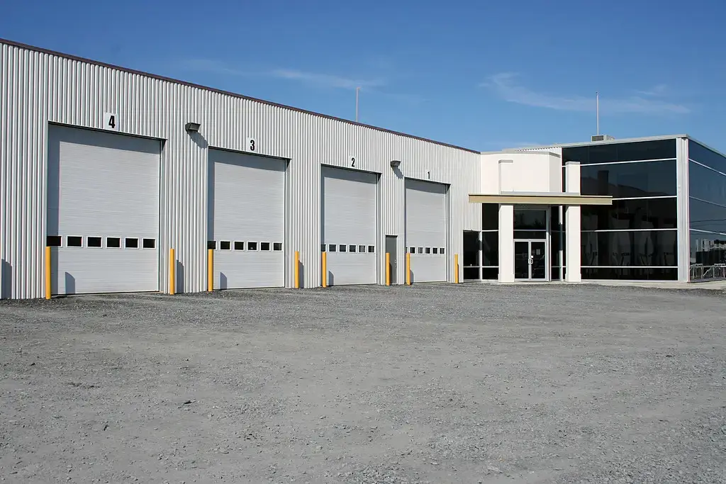 Garage door repair service in Floresville